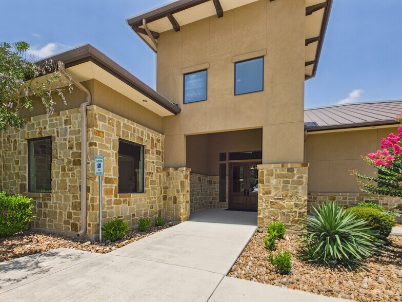 More Photos Of 19243 FM 2252, Garden Ridge Medical For Lease