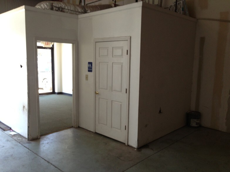 More Photos Of 100 Mill St, Lawrenceville Warehouse For Lease