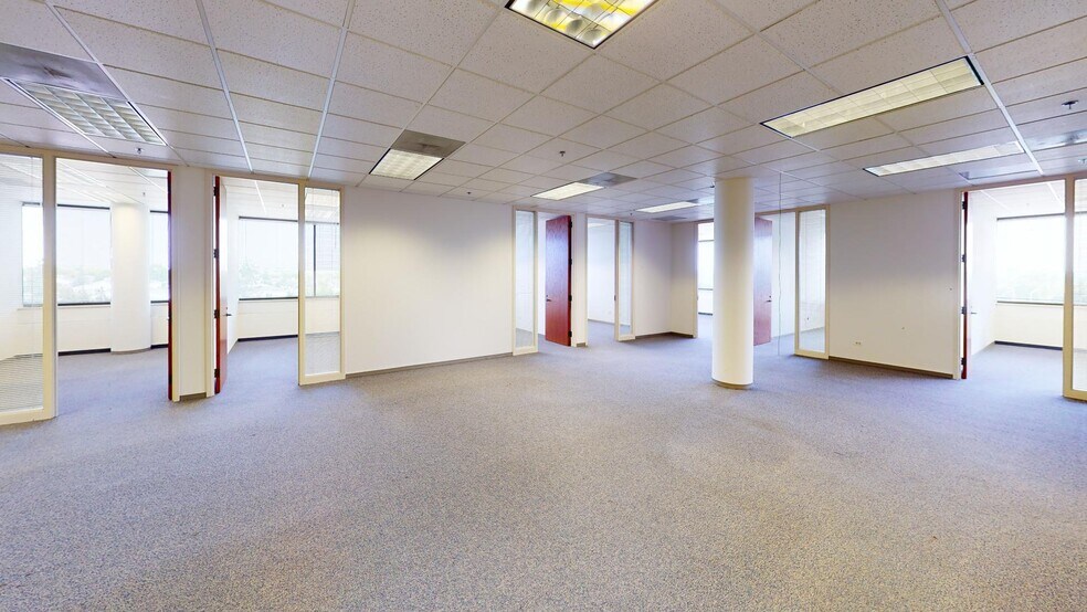 More Photos Of 1721 Moon Lake Blvd, Hoffman Estates Office For Lease
