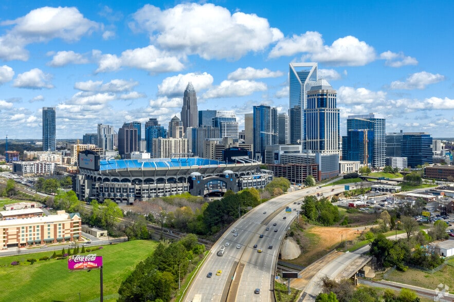 More Photos Of 600 S Tryon St, Charlotte Office For Lease