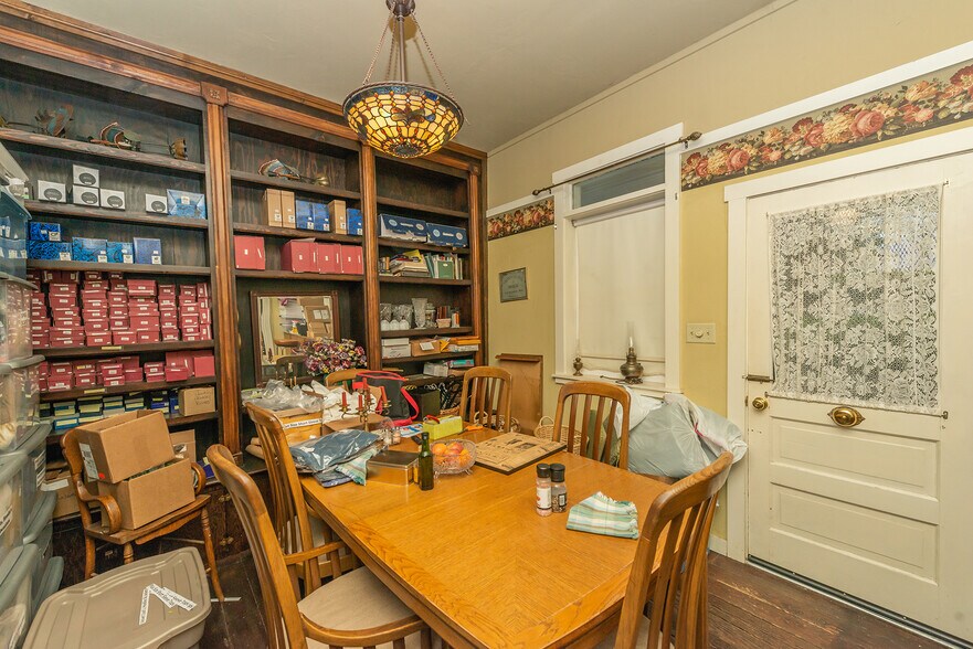 More Photos Of 481 Main St, Weaverville Hotel For Sale