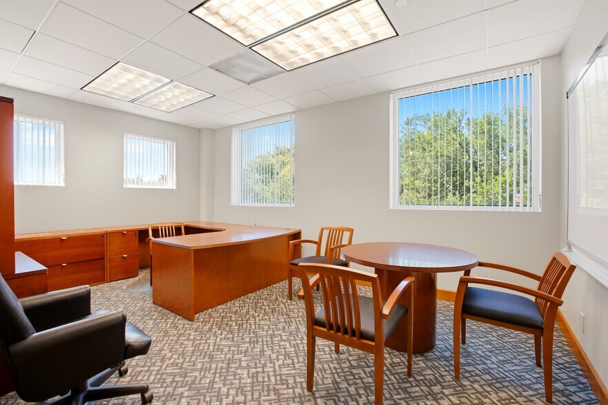 More Photos Of 7900 NW 154th St, Miami Lakes Office Residential For Lease