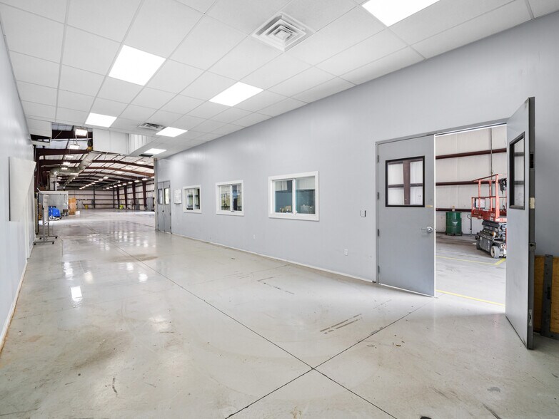 More Photos Of 716 Columbus Ave, Melbourne Manufacturing For Lease