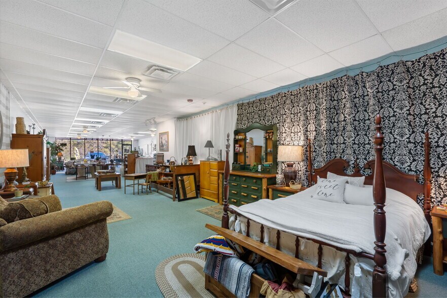 More Photos Of 1875 N State Highway CC, Nixa General Retail For Lease