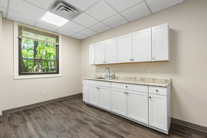 More Photos Of 760 Rt 10, Whippany Office For Lease