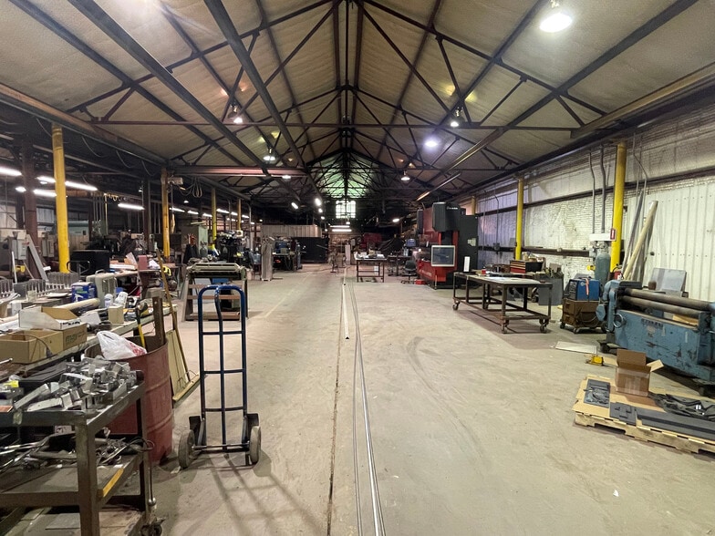 More Photos Of 715 W 81st St, Odessa Warehouse For Sale