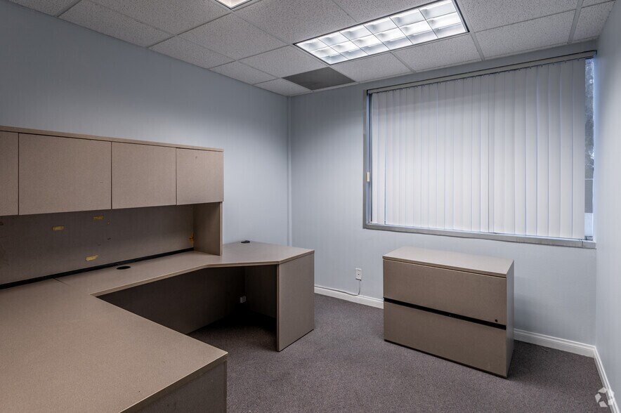 More Photos Of 2020 N Broadway, Santa Ana Office For Sale