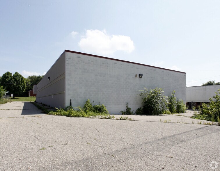 More Photos Of 1026 Ann Arbor St, Flint Warehouse For Sale