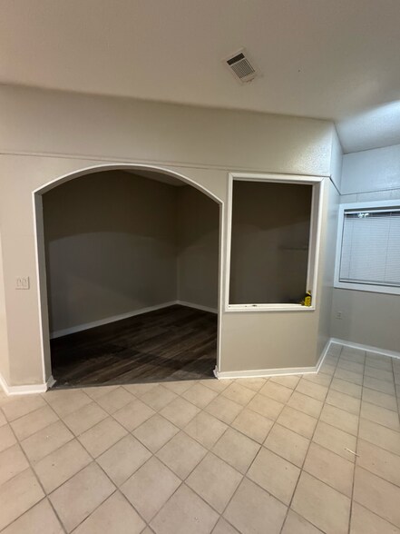 More Photos Of 7727 Blanding Blvd, Jacksonville Auto Repair For Sale