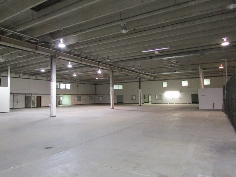 More Photos Of 1610 W Garden of the Gods Rd, Colorado Springs Manufacturing For Lease