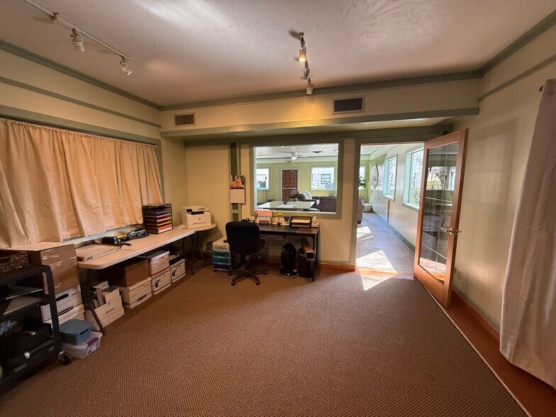 More Photos Of 520 N Mount Shasta Blvd, Mount Shasta General Retail For Sale