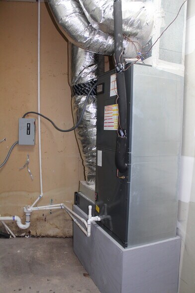 More Photos Of 4906 Harrisburg Blvd, Houston Storefront For Lease