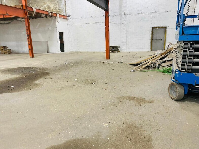 More Photos Of 535 S Broadway, Hicksville Office For Lease