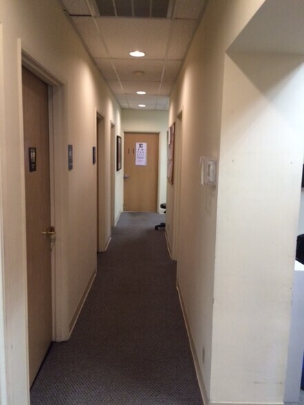 More Photos Of 17175 SW Tualatin Valley Hwy, Beaverton Unknown For Lease