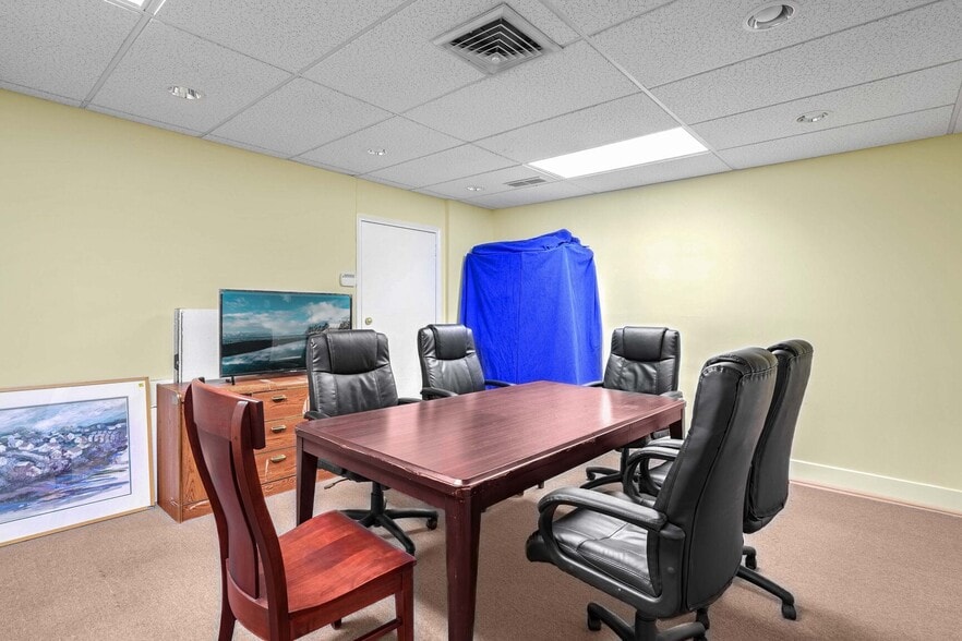 More Photos Of 1420 Prince St, Alexandria Office For Lease