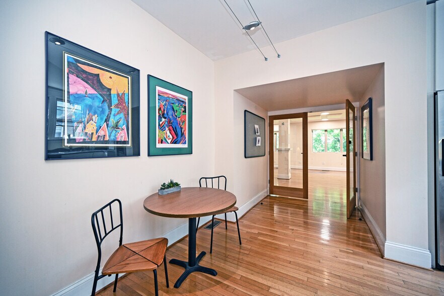 More Photos Of 2150 Alpine Pl, Cincinnati Office For Sale