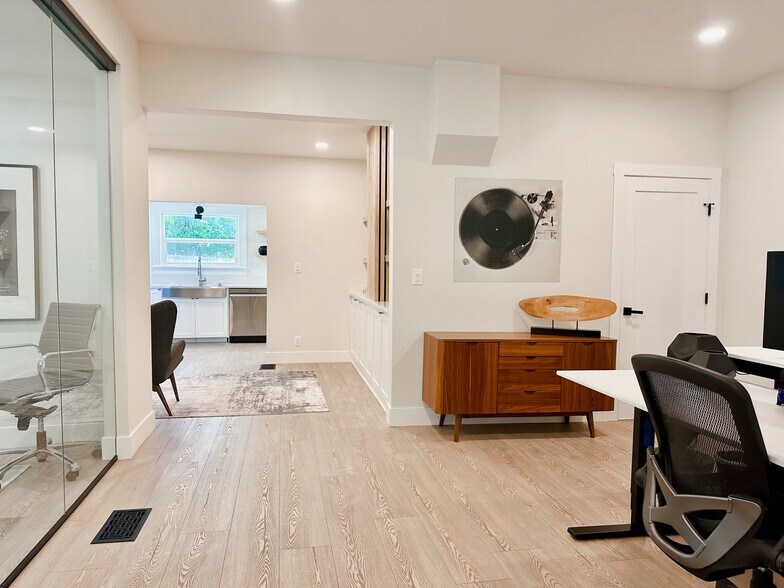 More Photos Of 212 Judah St, Roseville Loft Creative Space For Lease