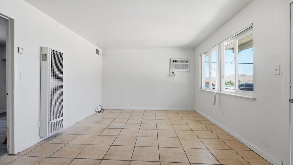 More Photos Of 511-517 E Fredricks St, Barstow Apartments For Sale