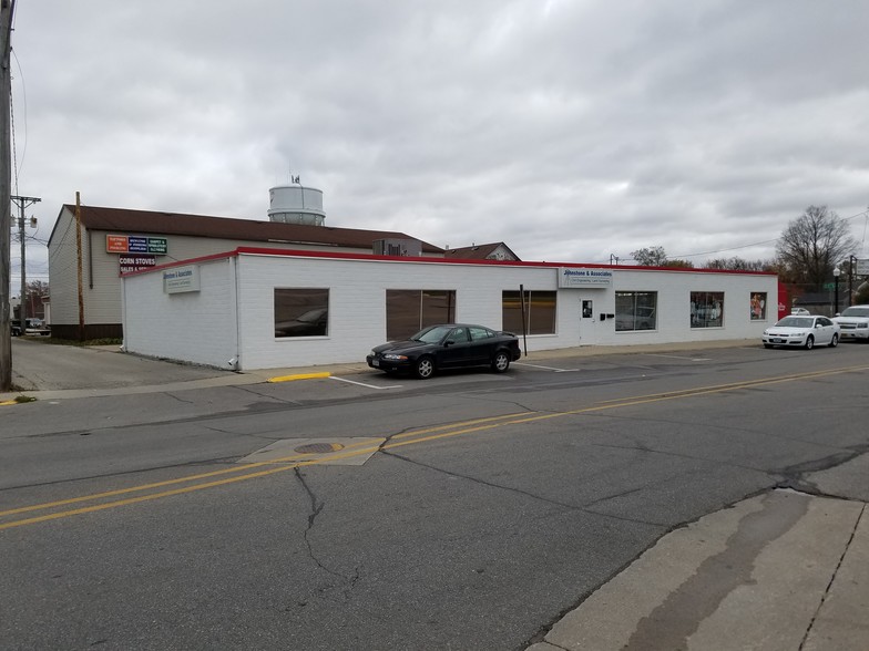 Primary Photo Of 114 W 4th St S, Newton Storefront Retail Office For Sale