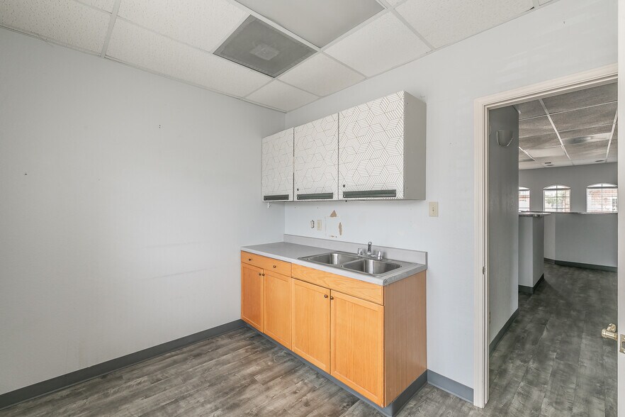 More Photos Of 2014 Justin Rd, Highland Village Medical For Lease