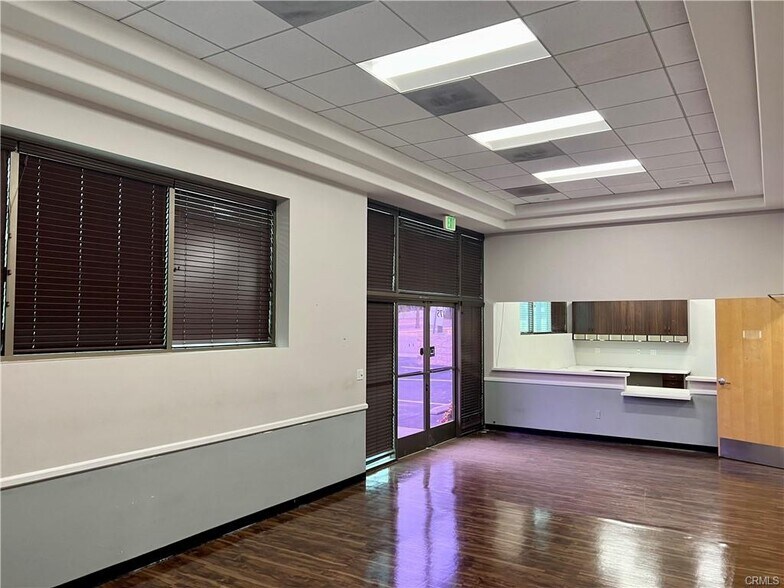 More Photos Of 175 E 9th St, Corona Medical For Lease