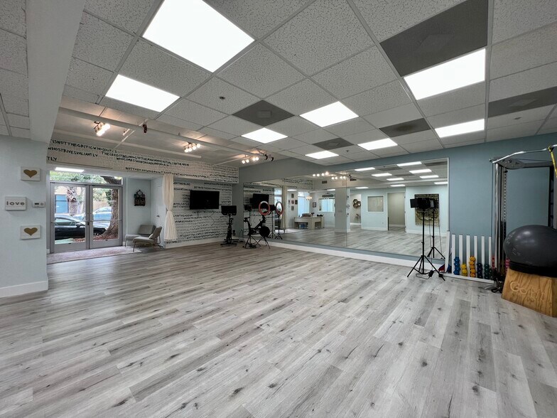 More Photos Of 1540 6th St, Santa Monica Apartments For Lease