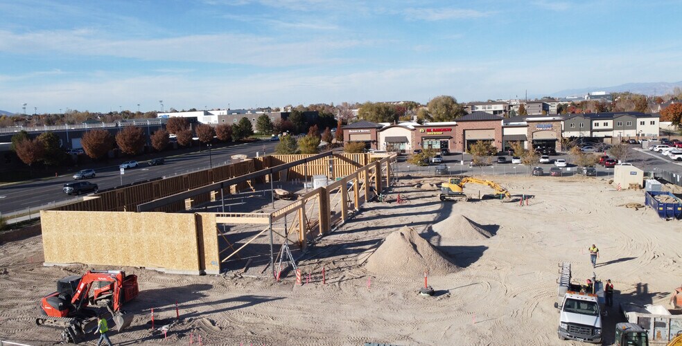 More Photos Of 10983 S Redwood Rd, South Jordan Restaurant For Lease