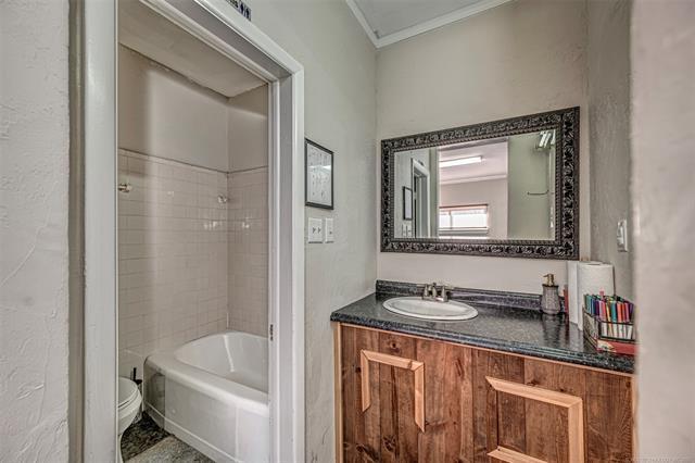 More Photos Of 925 15th Ave NW, Ardmore Medical For Sale