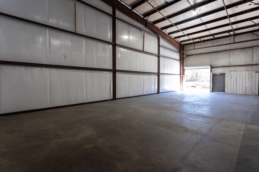 More Photos Of 1209 W Market St, Smithfield Industrial For Sale