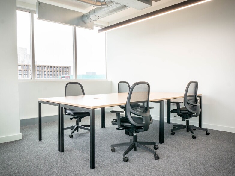 More Photos Of Charles Sq, Bracknell Coworking Space