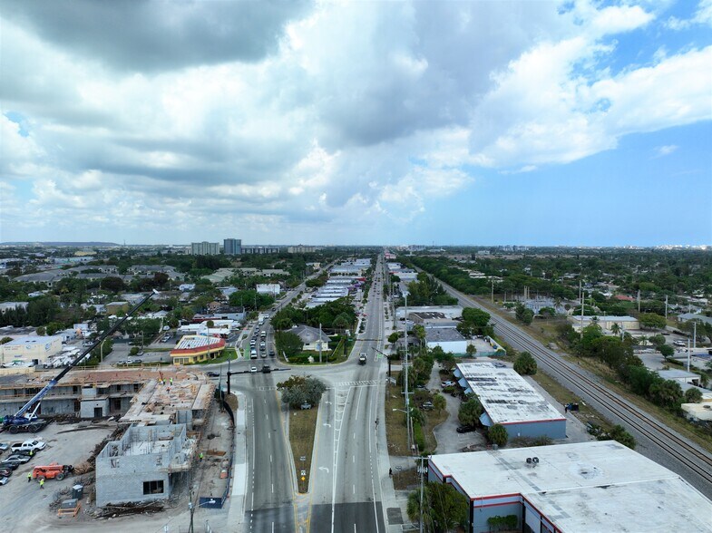 More Photos Of 1500-1536 S Dixie Hwy, Pompano Beach Showroom For Lease