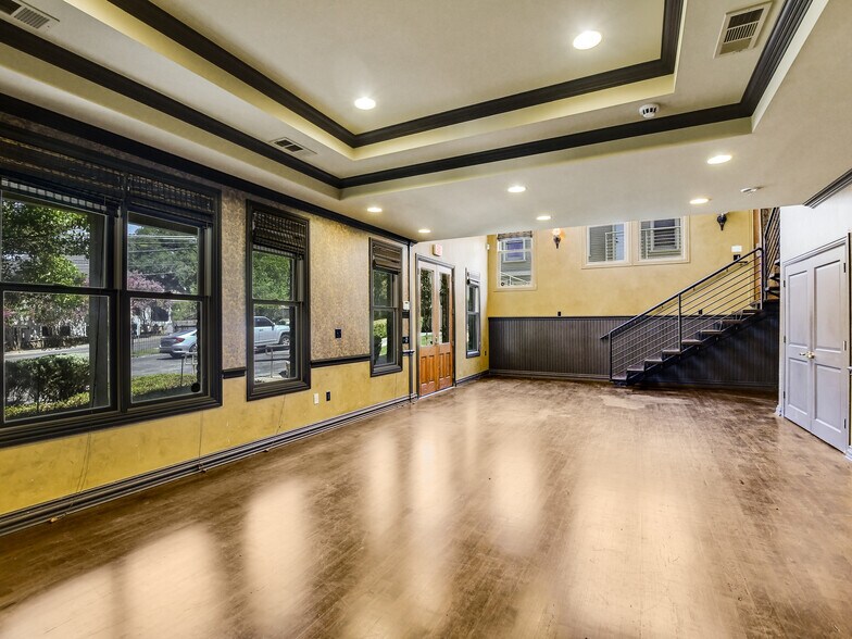 More Photos Of 1008 West Ave, Austin Unknown For Lease