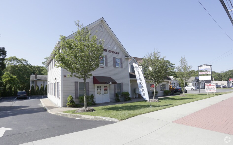 More Photos Of 1360 Montauk Hwy, Mastic Office For Sale