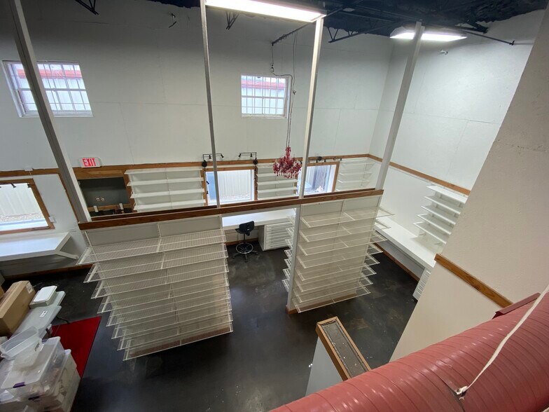 More Photos Of 4834 Vicksburg St, Dallas Manufacturing For Lease