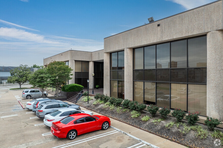 More Photos Of 7211 Regency Square Blvd, Houston Office For Lease