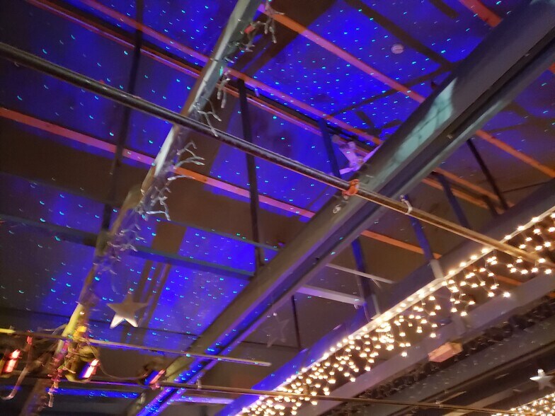 More Photos Of 22 Ash Swamp Rd, Newmarket Theater Concert Hall For Lease