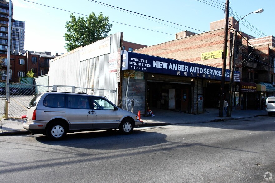 Primary Photo Of 13338 41st Ave, Flushing Auto Dealership For Lease