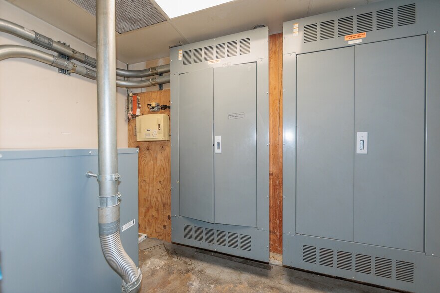 More Photos Of 8555-8735 Day Dr, Parma General Retail For Sale