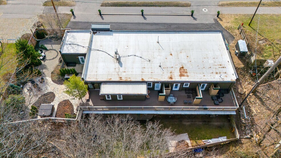 More Photos Of 13662 Red Arrow Hwy, Harbert Hotel For Sale