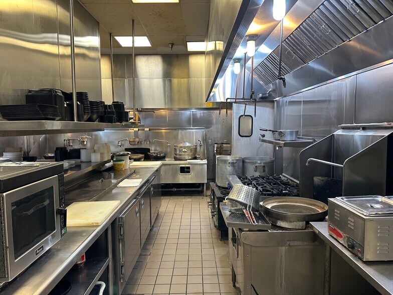 More Photos Of 9225 Las Tunas Dr, Temple City Storefront For Sale