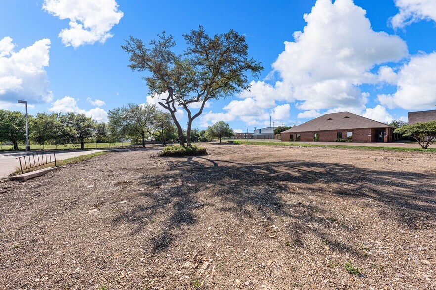 More Photos Of 720 N New Rd, Waco Land For Sale