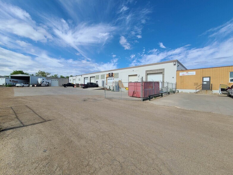 More Photos Of 12210 Mount Lawn Rd, Edmonton Manufacturing For Sale