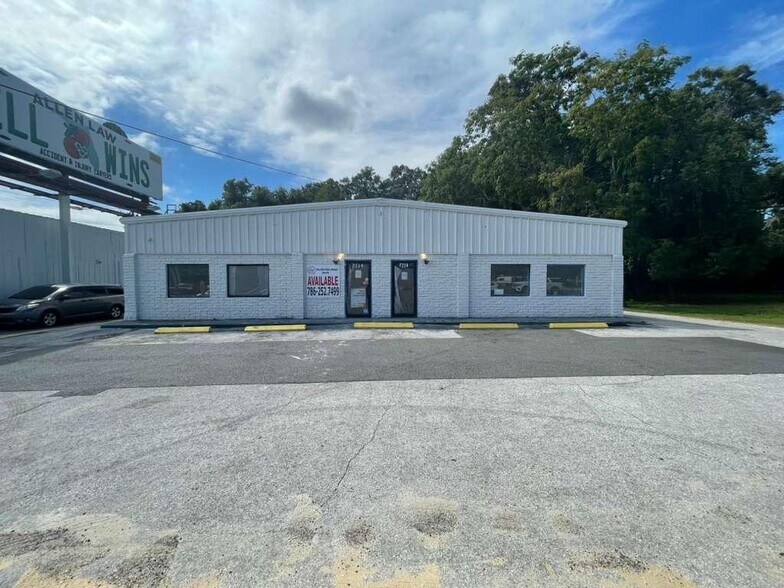 Primary Photo Of 2714 W Silver Springs Blvd, Ocala General Retail For Sale