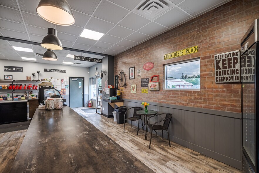 More Photos Of 20 Railway Av S, Marwayne General Retail For Sale