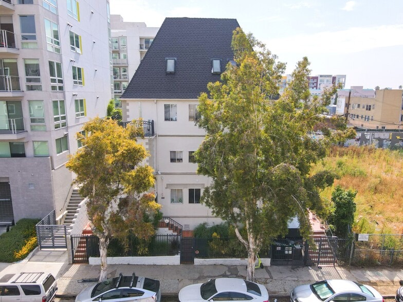 More Photos Of 722 S Manhattan Pl, Los Angeles Apartments For Sale