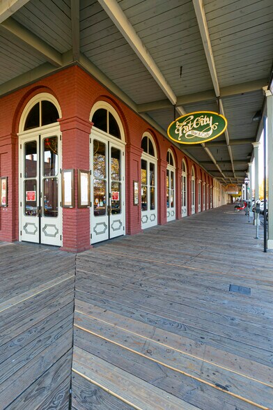More Photos Of 1001-1015 Front St, Sacramento Restaurant For Sale