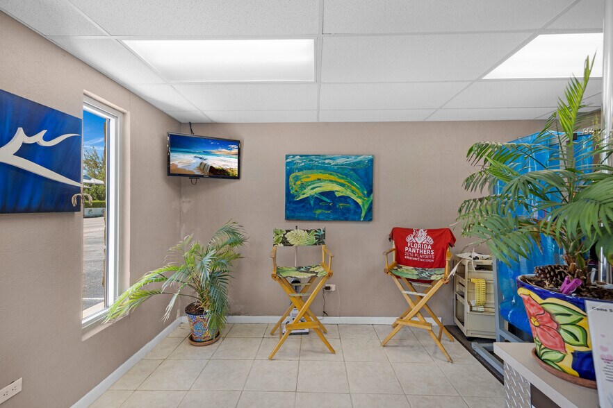 More Photos Of 89015 Overseas Hwy, Tavernier Office For Sale