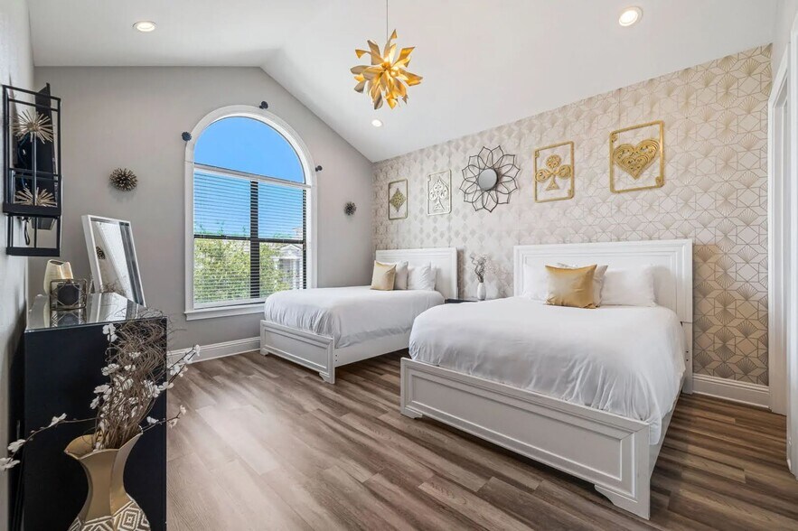 More Photos Of 521 Muirfield Loop, Reunion Specialty For Sale