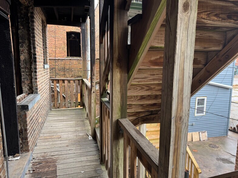 More Photos Of 1758 E 79th St, Chicago General Retail For Sale