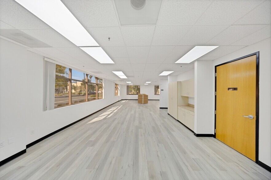 More Photos Of 67 Peters Canyon Rd, Irvine Business Park For Sale